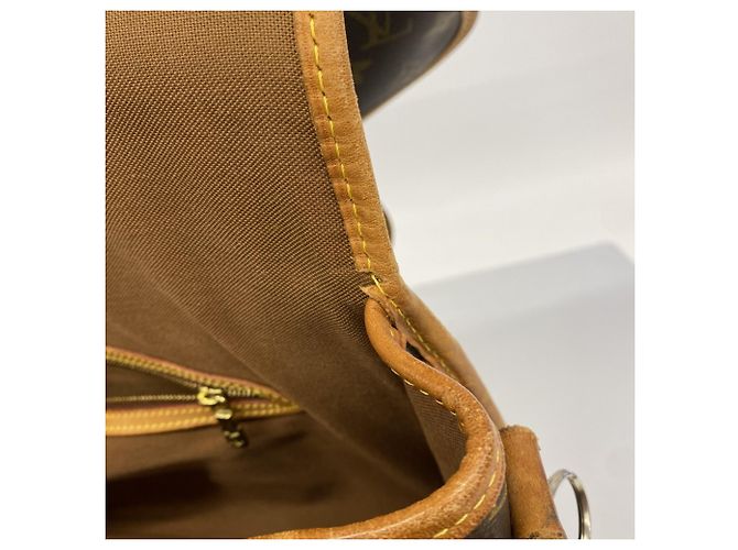 Borsa a tracolla Louis Vuitton Monogram Gibeciere GM Marrone - vista 10
