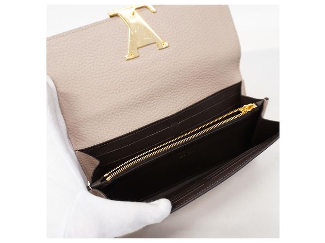 Capucines Louis Vuitton Long Wallet in Galle - Ansicht 3
