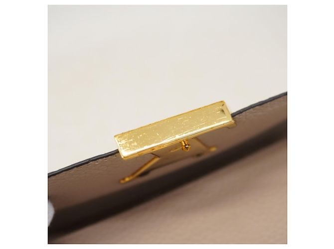 Capucines Louis Vuitton Long Wallet in Galle - Ansicht 8