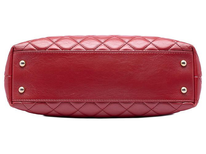 Tote Chanel Red CC em couro de vitelo matelassê com zíper frontal, cordão de ajuste e corrente Vermelho - vista 3