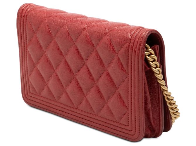 Portafoglio Chanel Boy in caviar trapuntato rosso con catena - vista 2