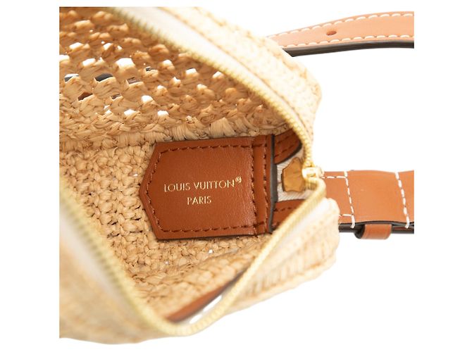 Louis Vuitton Beige Raffia By the Pool Croissant MM - vista 5