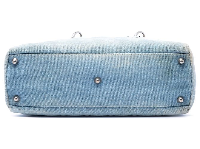 Lady Dior in denim blu, grande, con manici in acrilico Cannage di Dior - vista 3