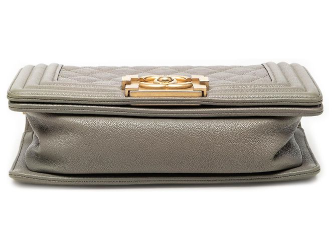 Chanel Boy Flap in Caviar trapuntato marrone Small Taupe - vista 3