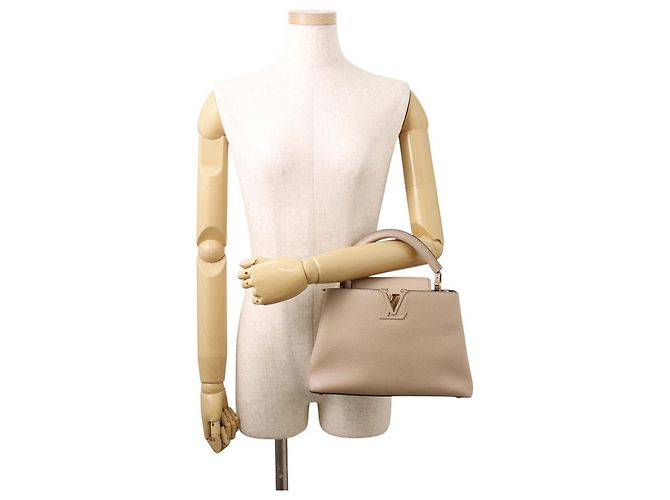 Borsa Louis Vuitton Capucines BB - vista 4