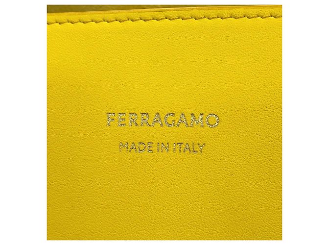 Salvatore Ferragamo Charming Small Leather Tote Bag Gelb - Ansicht 16