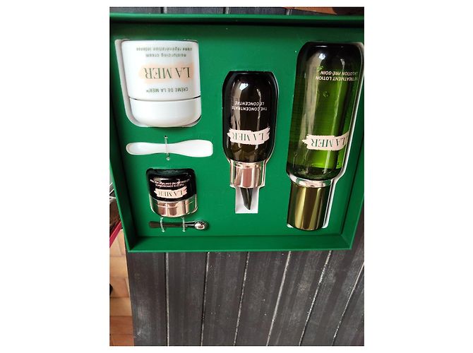 Autre Marque Set Viso La Mer The Hydrating Essentials Collection Nero Bianco Beige Verde - vista 2