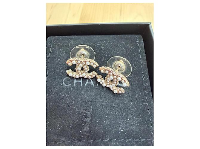 Orecchini Chanel CC Logo Perle Dorate D'oro - vista 2