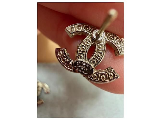 Orecchini Chanel CC Logo Perle Dorate D'oro - vista 5