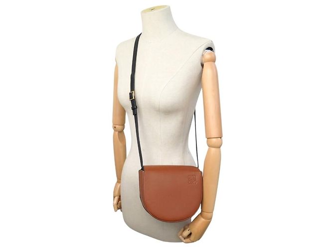 BORSA A MANO LOEWE HEEL DUO A894A01X02 IN PELLE MARRONE & NERO TRACULLA - vista 5