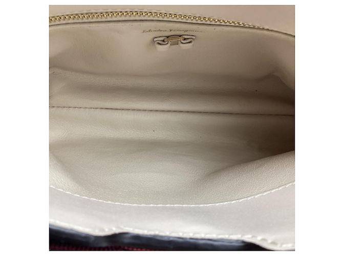 Salvatore Ferragamo Borsa a tracolla Ferragamo Vara Bow in pelle rossa Rosso Bordò - vista 11