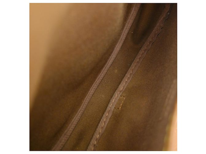 Louis Vuitton Saumur Monogram Canvas 30 Marrone - vista 3