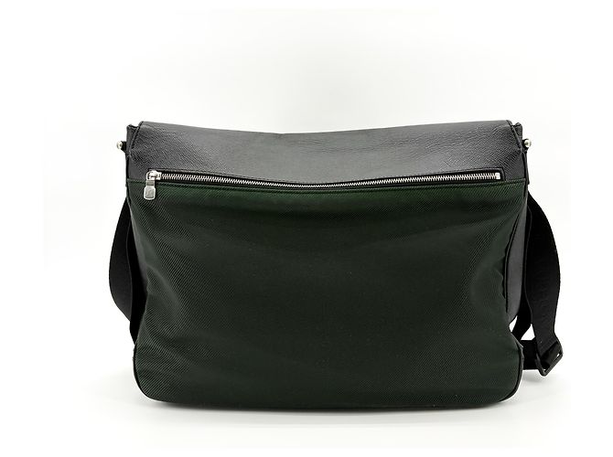 Louis Vuitton Dersou Taiga Leather and Canvas Large Nero - vista 3