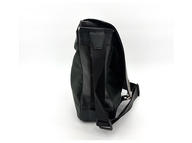 Louis Vuitton Dersou Taiga Leather and Canvas Large Nero - vista 5