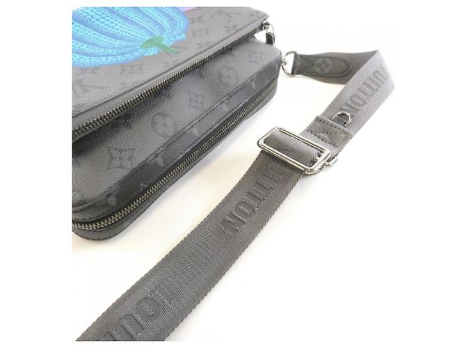 Borsa Messenger Trio Monogram Eclipse Reverse Louis Vuitton Nero Grigio - vista 5