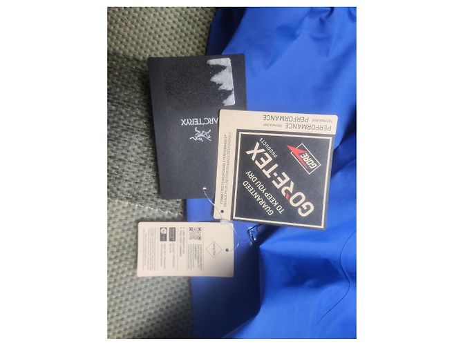 Arc'teryx Veilance Arc'teryx Giacca Gore-Tex - Blu - vista 2