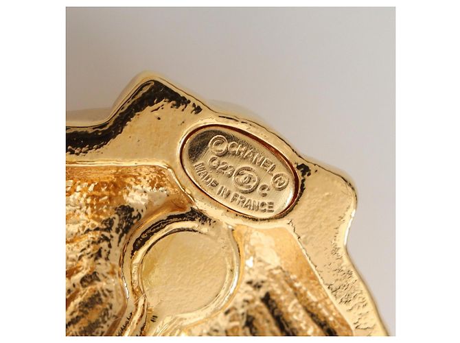 Brincos Chanel Coco Mark Motif Concha Multicor Dourado - vista 3