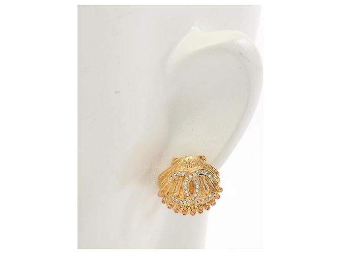 Brincos Chanel Coco Mark Motif Concha Multicor Dourado - vista 4