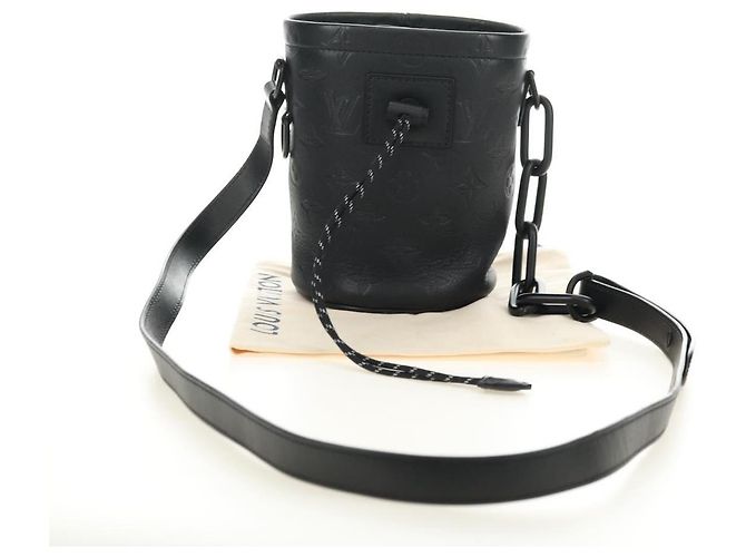 LOUIS VUITTON Monogram Shadow Chalk Nanobag Borsa Nera M44628 LV Auth 182934SM Nero - vista 12