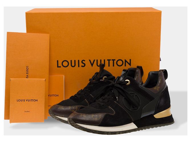 LOUIS VUITTON Schuhe aus braunem Canvas - 103622 - Ansicht 2