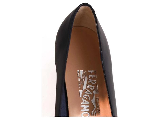 Salvatore Ferragamo Tacchi blu navy - vista 6