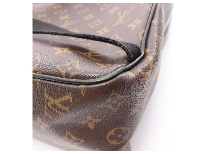 Mochila Louis Vuitton Josh Castaño Negro Monograma - vista 10