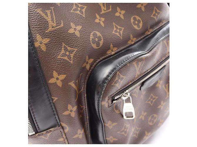 Mochila Louis Vuitton Josh Castaño Negro Monograma - vista 15