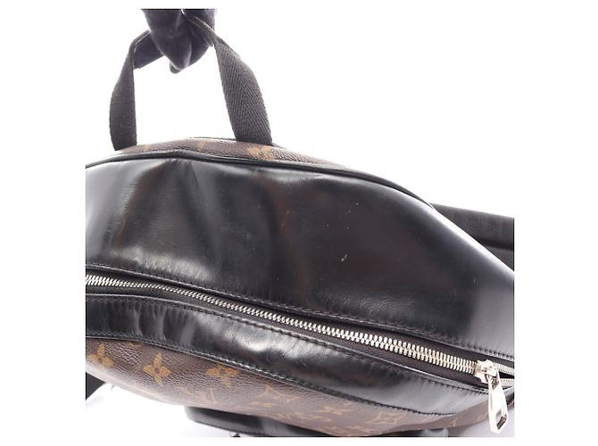 Mochila Louis Vuitton Josh Castaño Negro Monograma - vista 8