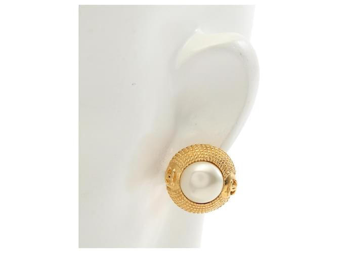 Orecchini a clip Chanel Coco Mark Bianco D'oro - vista 4