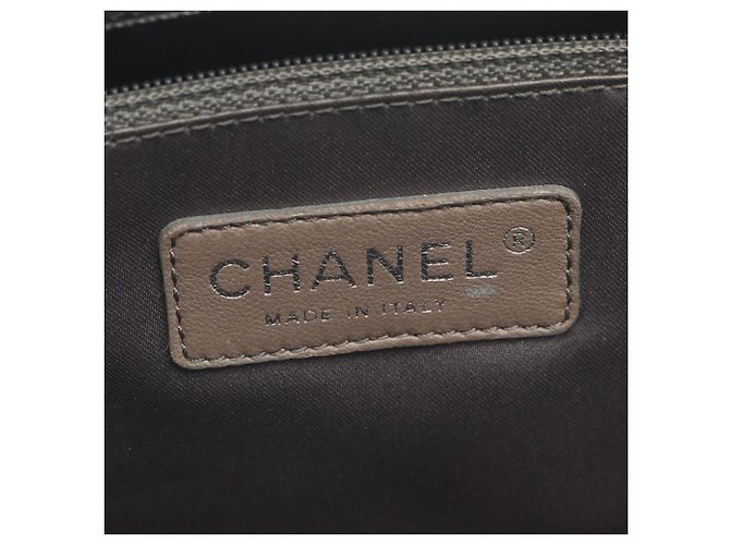Borsa Tote Chanel Matelassé in pelle nera Nero - vista 4