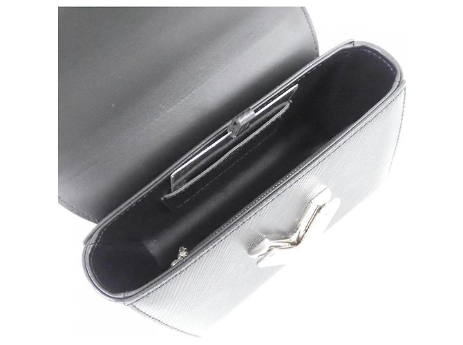 Borsa a Spalla Louis Vuitton Epi Twist PM M21118 Nero - vista 8
