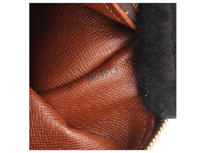 Borsa Louis Vuitton Papillon 26 Monogram Marrone - vista 5
