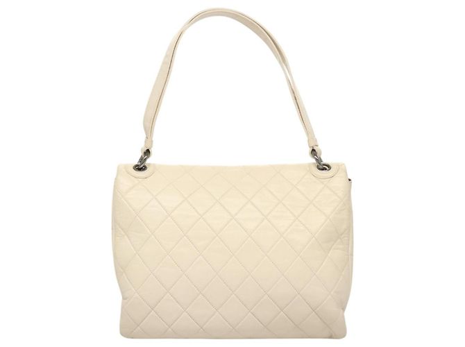 Chanel Padded Envelope Flap Quilted Aged Calfskin Bianco - vista 2