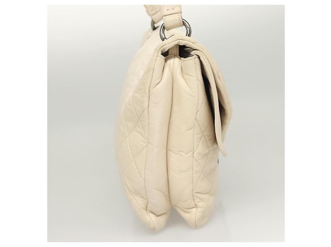 Chanel Padded Envelope Flap Quilted Aged Calfskin Bianco - vista 4