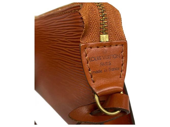 Pochette Epi Louis Vuitton Dorado - vista 3
