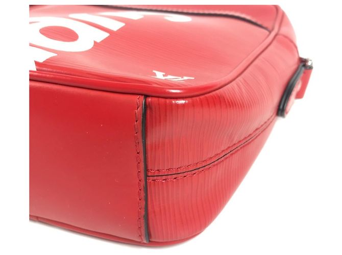 Borsa Danube PM in pelle Epi Louis Vuitton Bianco Rosso - vista 4