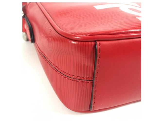 Borsa Danube PM in pelle Epi Louis Vuitton Bianco Rosso - vista 5