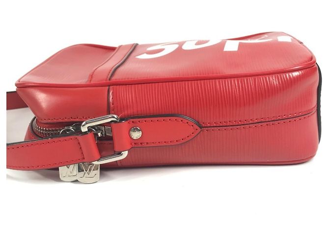 Borsa Danube PM in pelle Epi Louis Vuitton Bianco Rosso - vista 6