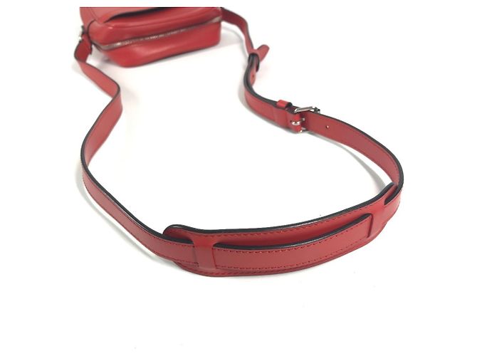 Borsa Danube PM in pelle Epi Louis Vuitton Bianco Rosso - vista 8