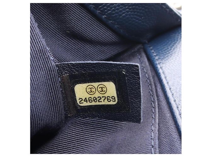 Borsa a tracolla Chanel Boy Chevron V-stitch Blu navy - vista 5