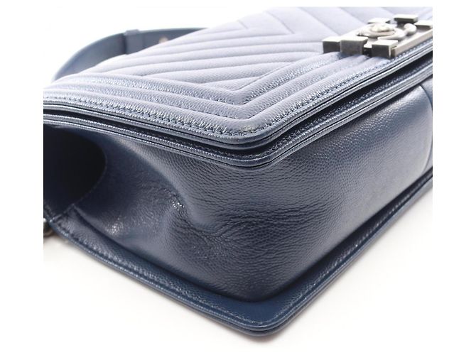 Borsa a tracolla Chanel Boy Chevron V-stitch Blu navy - vista 7