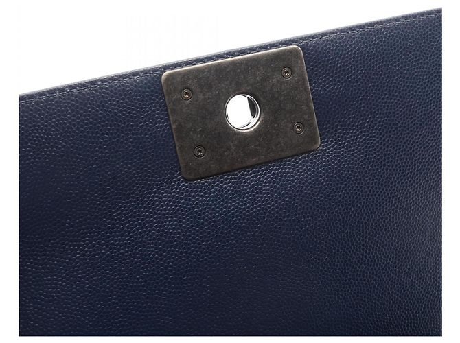 Borsa a tracolla Chanel Boy Chevron V-stitch Blu navy - vista 9
