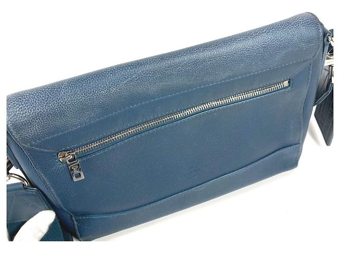 Borsa a tracolla Louis Vuitton Aerogram Takeoff Blu navy - vista 14