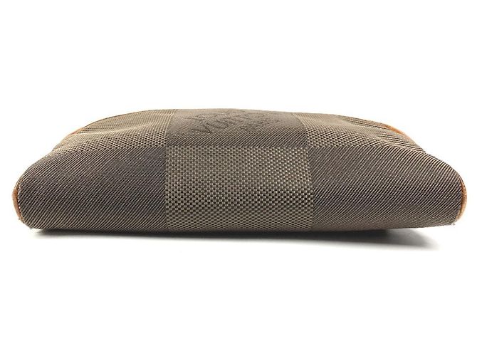 Borsa a tracolla Louis Vuitton Damier Geant Acrobat Cachi - vista 4