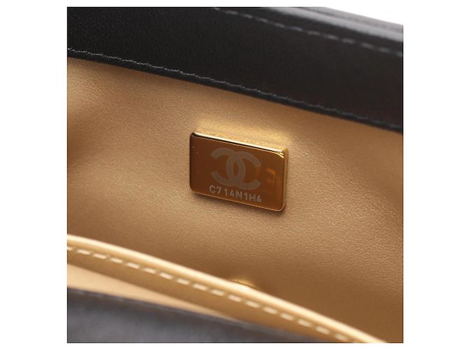 Borsa a Spalla Chanel Mini Matelassé Nero - vista 5