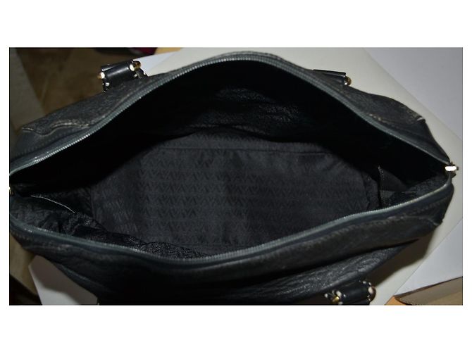 Valentino Garavani Black Leather Shoulder Bag - view 7