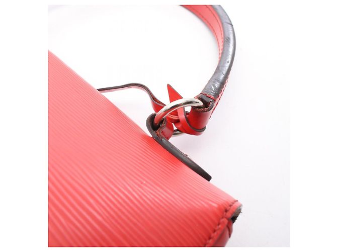 Borsa 2-Way Louis Vuitton Cluny MM Epi Coquelicot Rosso - vista 8