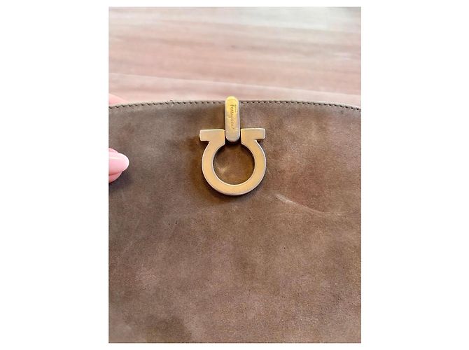 Borsa a tracolla Salvatore Ferragamo Gancini in scamosciato marrone - vista 2