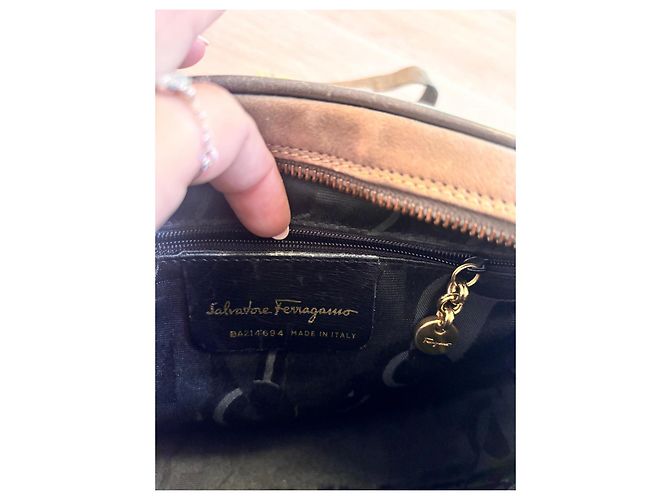 Borsa a tracolla Salvatore Ferragamo Gancini in scamosciato marrone - vista 7