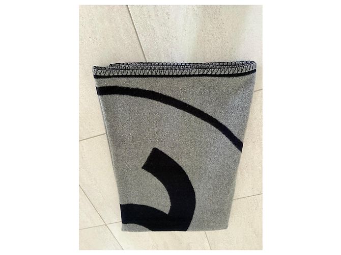 Chanel CC Logo Double-Sided Wool Blanket - Grey/Navy Dark blue - view 2